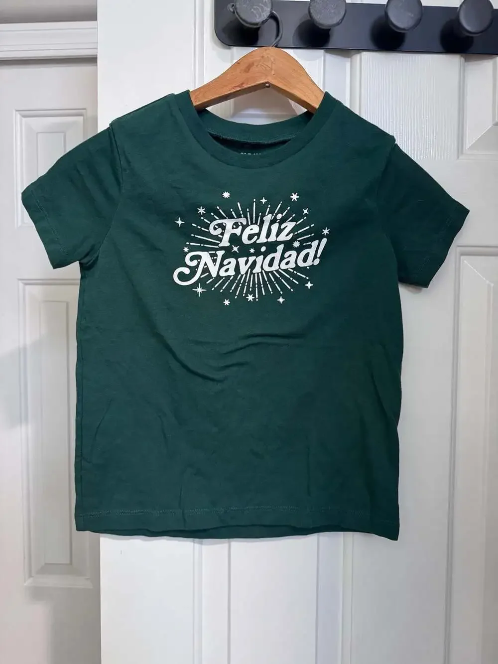 Old Navy Feliz Navidad Graphic Holiday T-Shirt Forest Green size 6-7
